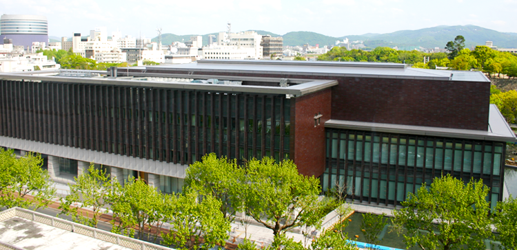 岡山県立図書館